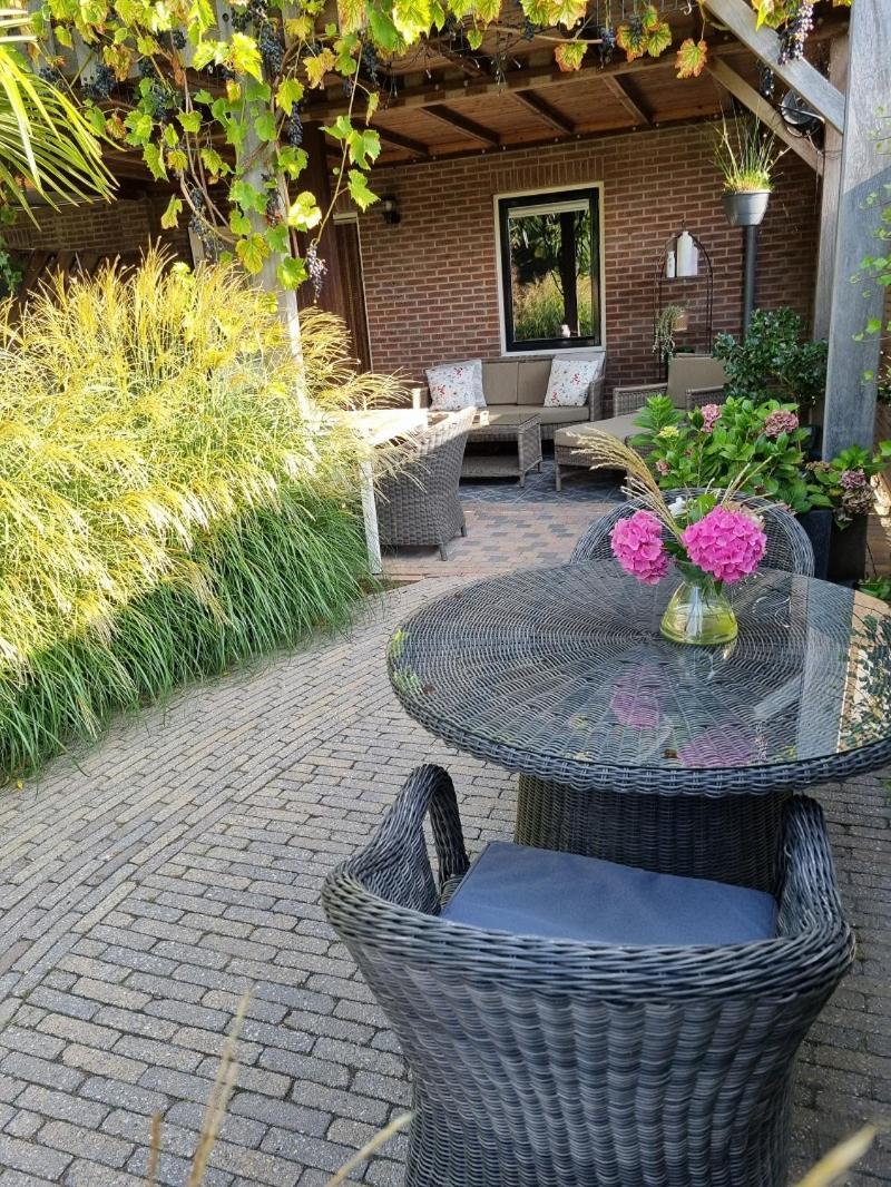 Bed And Breakfast De Dijk Zuid-Beijerland Buitenkant foto